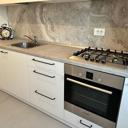 The Cozy Flat - Modern, New, 2 Rooms Apartment, Parking Bukarest Eksteriør billede