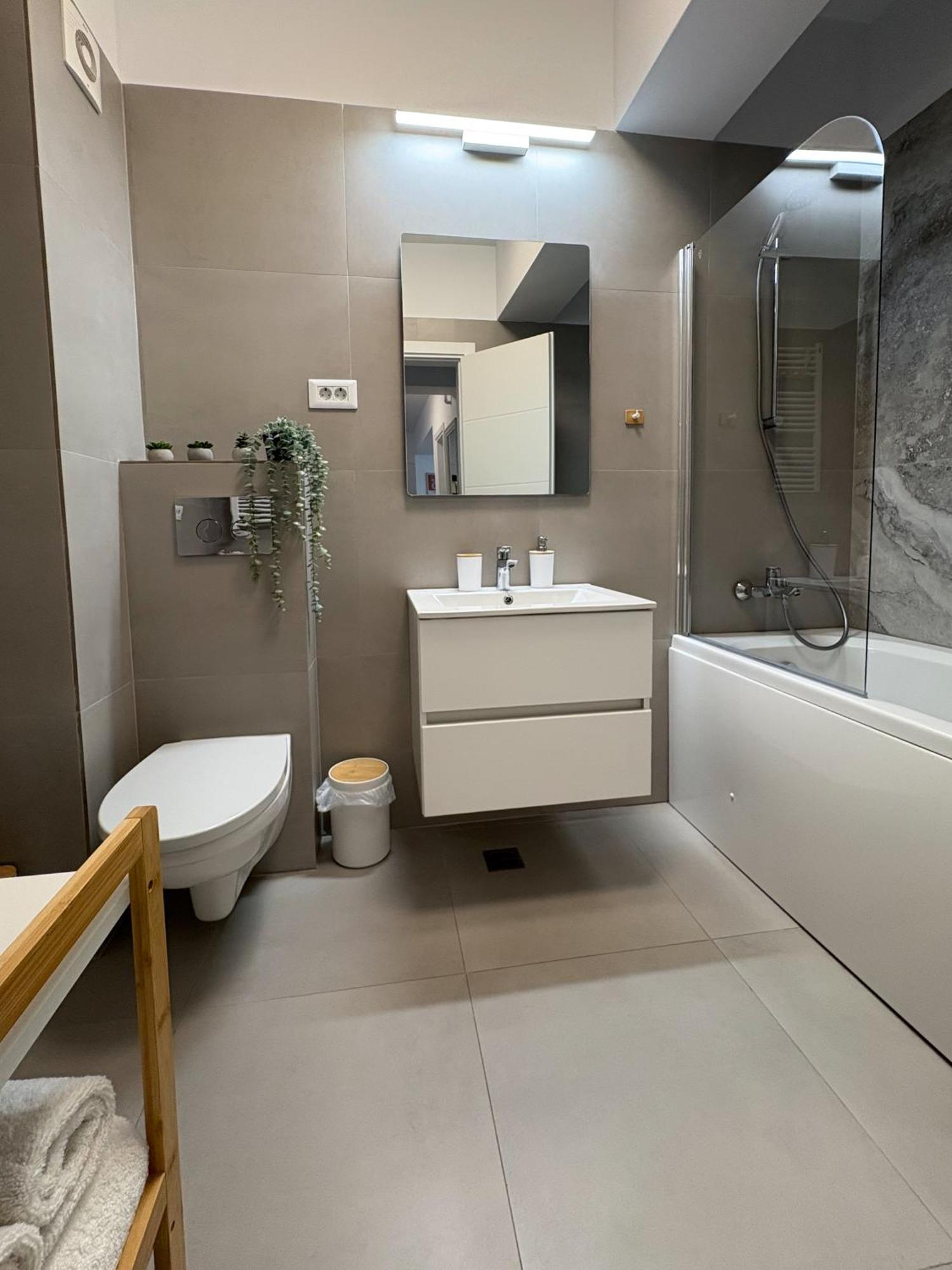 The Cozy Flat - Modern, New, 2 Rooms Apartment, Parking Bukarest Eksteriør billede